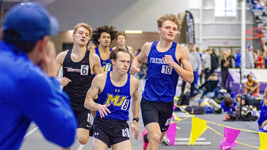 runners competing on the track