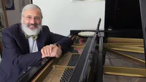 Gershon Wachtel at piano